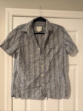 American Eagle Outfitters Blue & White Striped Button-Down Shirt